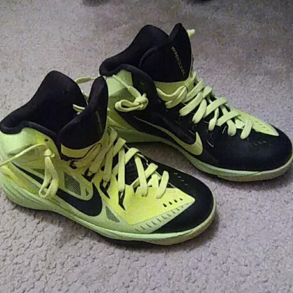 Sneakers - Picture 1 of 7